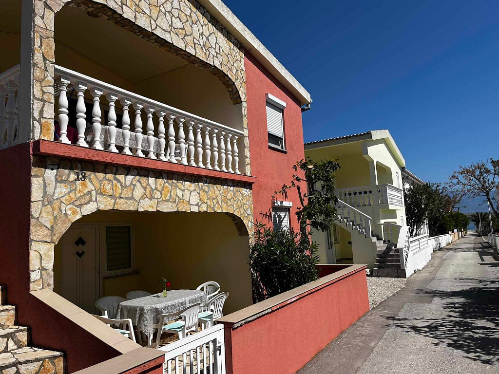 Dénár Apartmanok - Vir - Croatia - Horvátország Utcakép